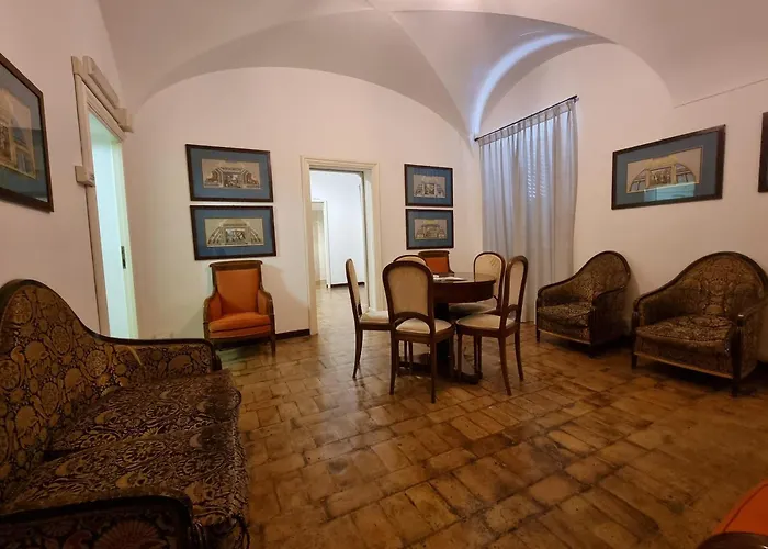 Luxury 2 Bedroom In The Heart Of Apartment *